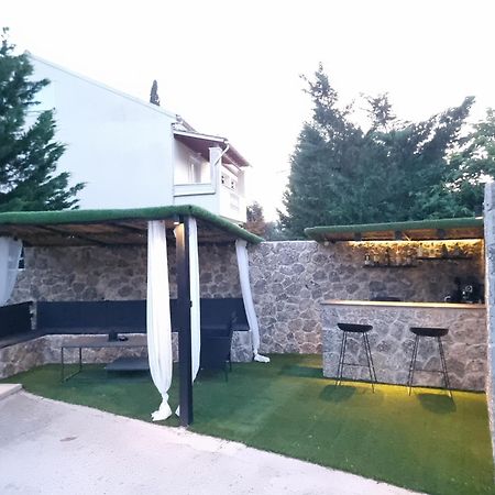 Luxvilla Agioi Deka  Esterno foto